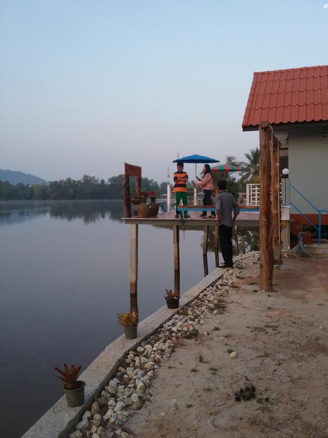 Khum Thong Resort Takuapa ภายนอก รูปภาพ