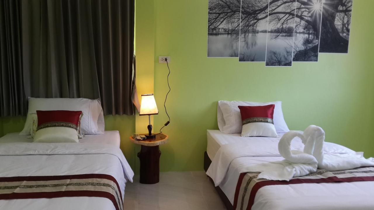 Khum Thong Resort Takuapa ภายนอก รูปภาพ