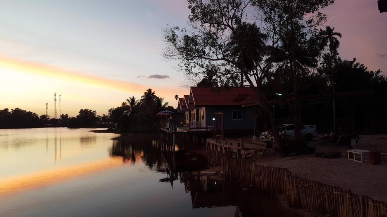 Khum Thong Resort Takuapa ภายนอก รูปภาพ