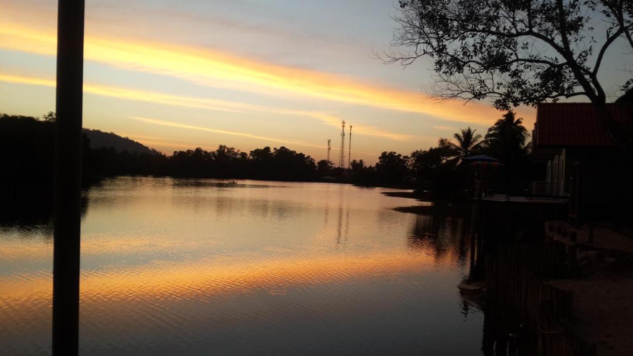Khum Thong Resort Takuapa ภายนอก รูปภาพ