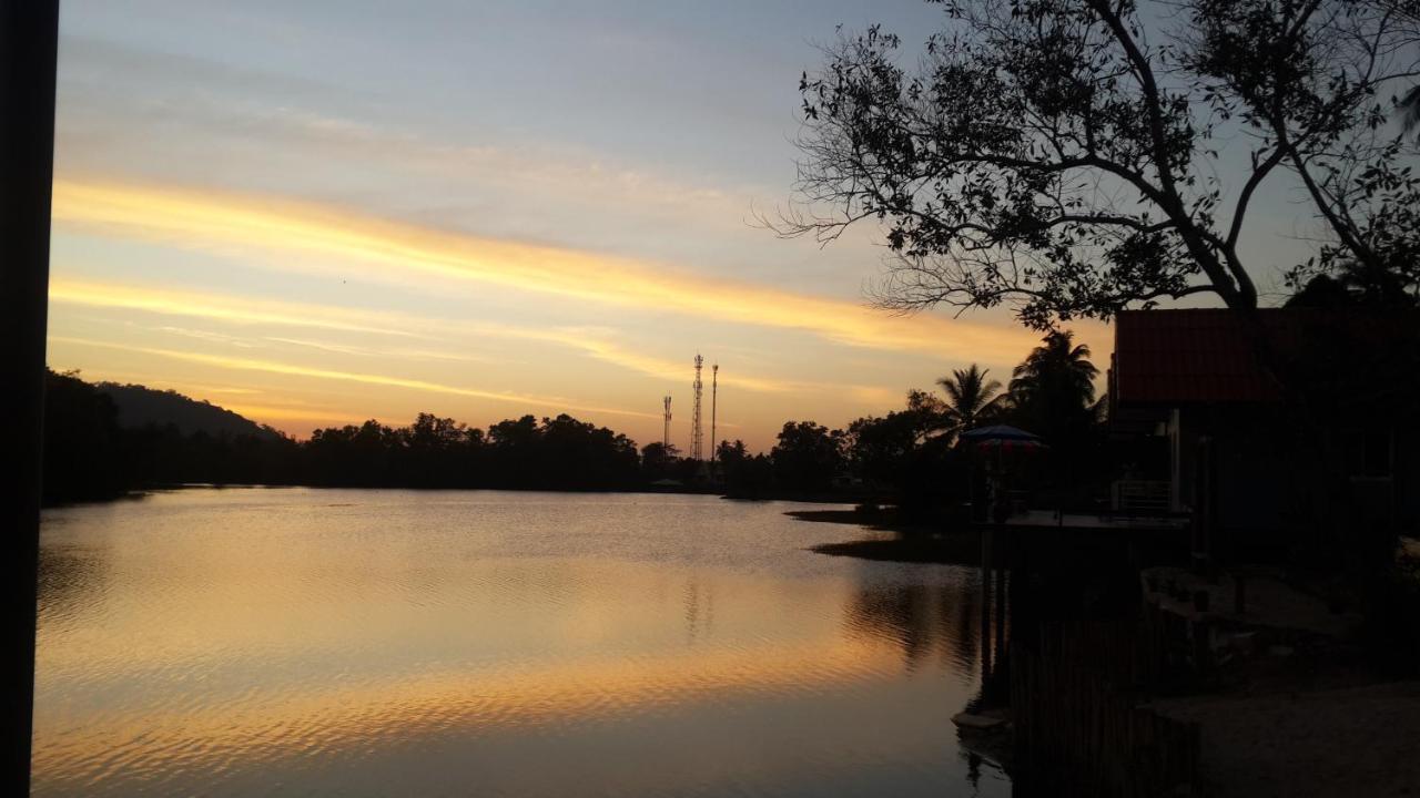 Khum Thong Resort Takuapa ภายนอก รูปภาพ