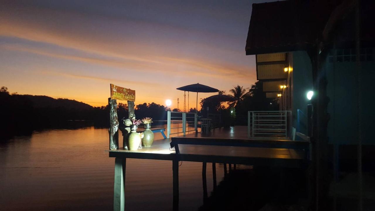 Khum Thong Resort Takuapa ภายนอก รูปภาพ