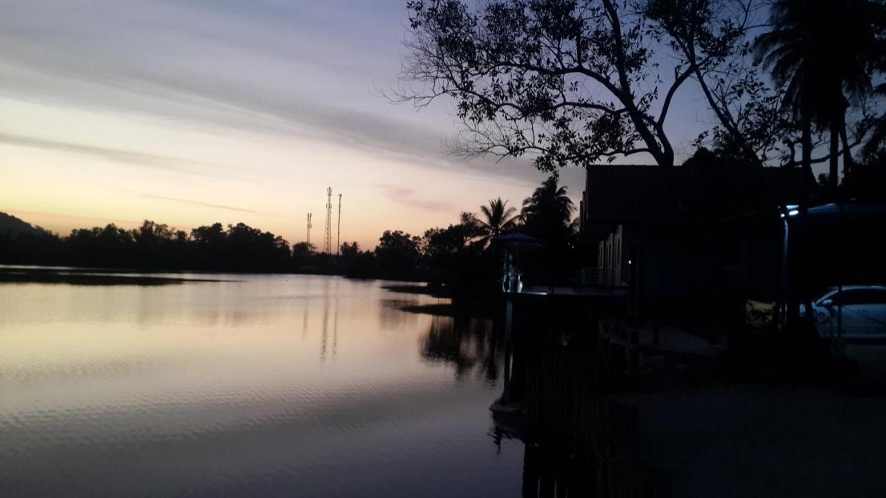 Khum Thong Resort Takuapa ภายนอก รูปภาพ